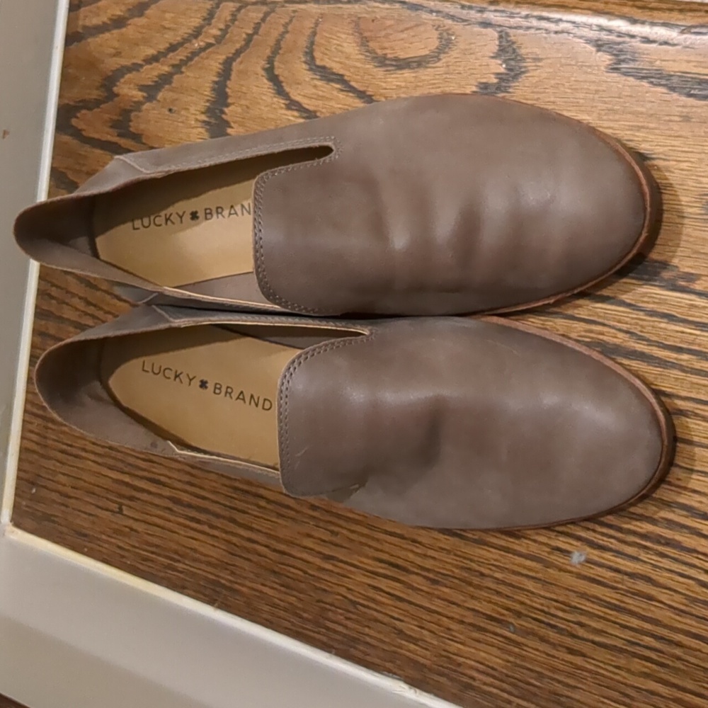 Women's shoes